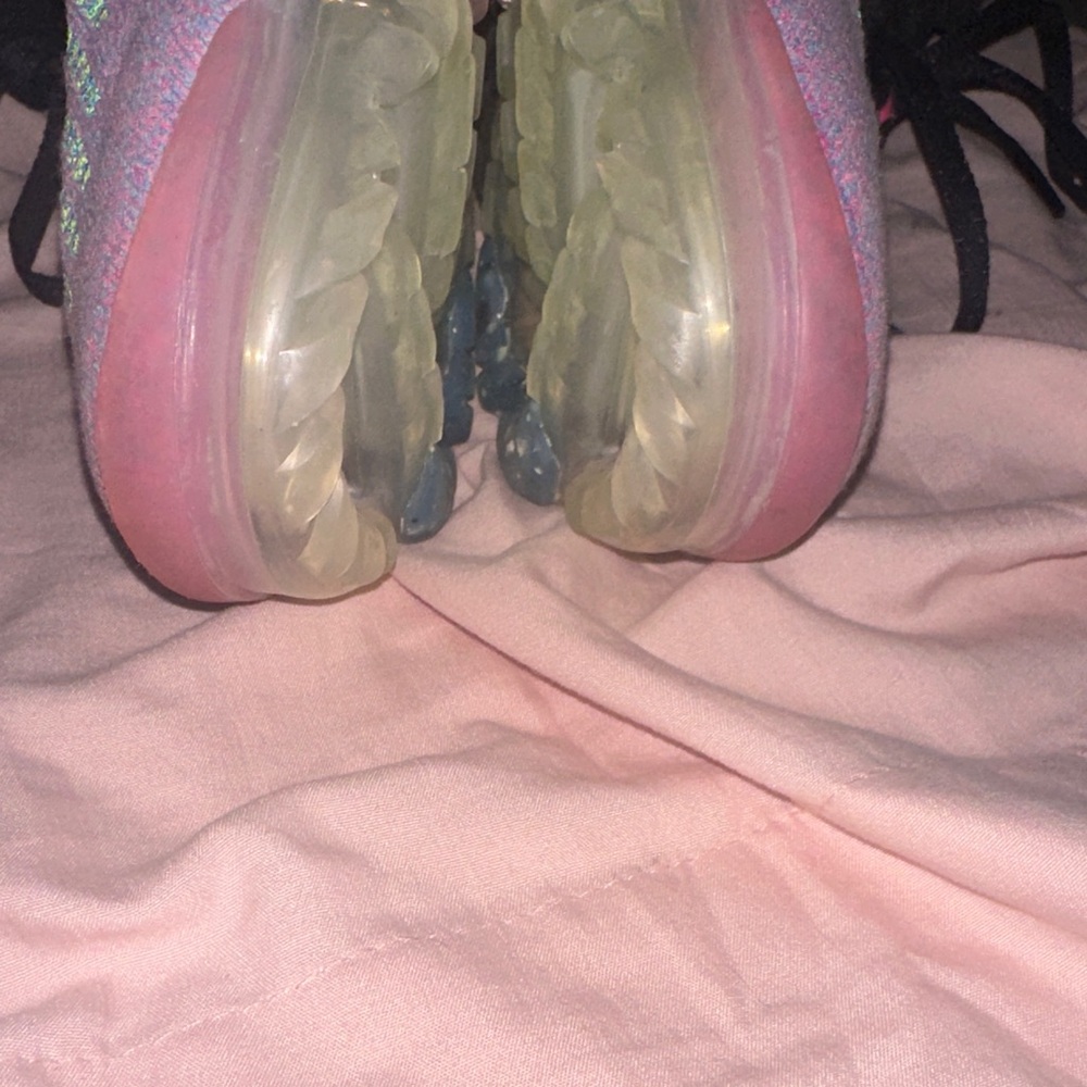 Nike Air VaporMax Flyknit with Blue and Pink Accents - Picture 8 of 11